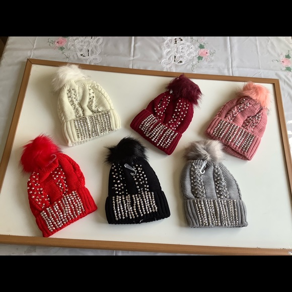 3 for $25 💥HP 💥 🆕 RHINESTONE WOMAN’s BEANNIE HAT - Picture 4 of 4